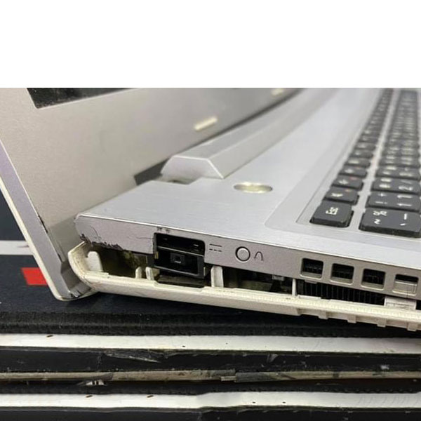 บริการซ่อมบานพับ / ขาจอโน้ตบุ๊ก (หัก / แตก)